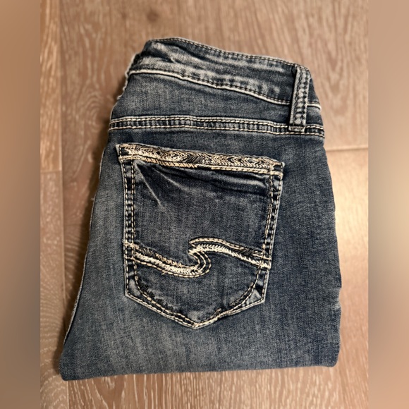 Silver Women's Suki Curvy Mid Rise Straight Leg Jeans Size 30 - Picture 11 of 15